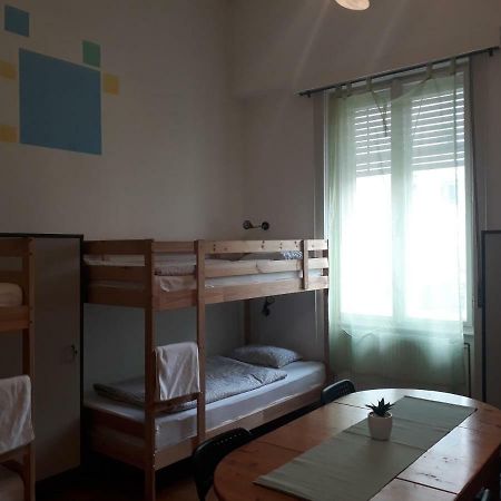 East Side Hostel Boedapest Buitenkant foto